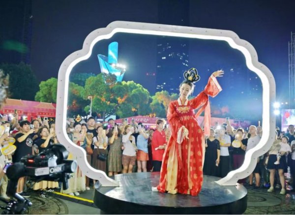 009配资 去无锡，看“大唐不夜城”